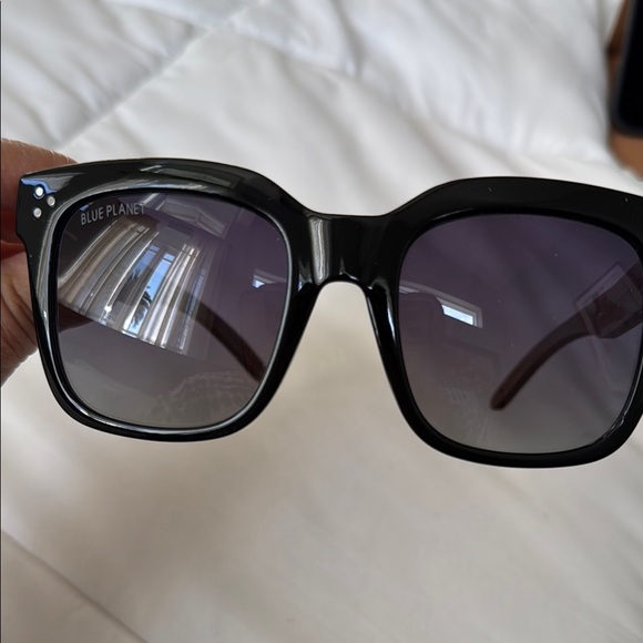 Blue Planet ADALEE Black Sunglasses - Picture 2 of 3